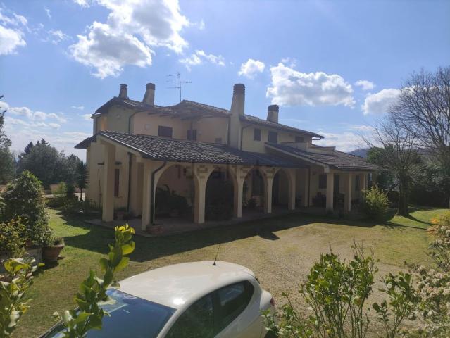 Casa in vendita a Carmignano, Toscana