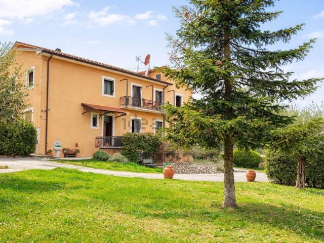 Casa in vendita a Stroncone, Umbria