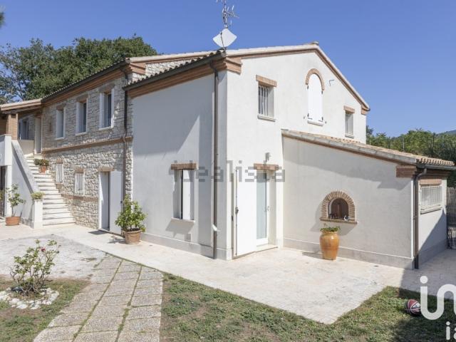 Casa in vendita a Sant'Andrea, Marche
