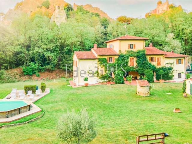 Casa in vendita a Unione di Comuni Valdarno e Valdisieve, Reggello