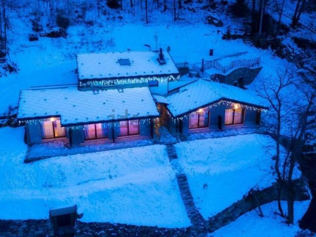 Casa in vendita a Fenis, Aosta