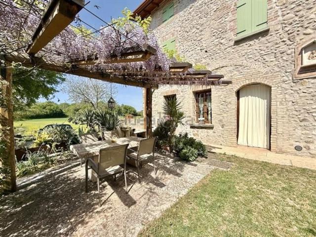 Casa in vendita a Monzambano, Lombardia