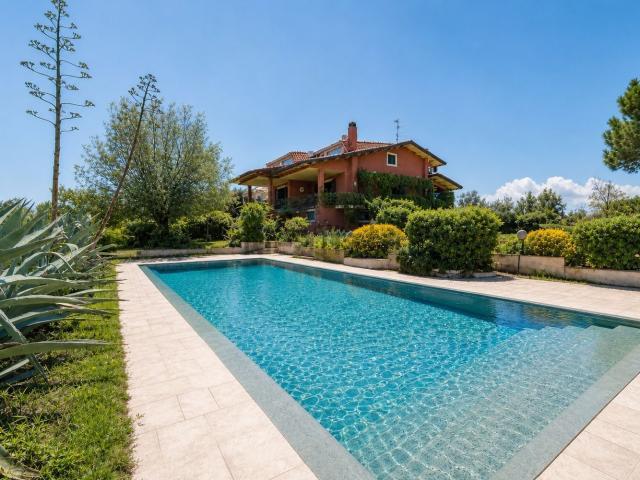 Casa in vendita a Pirano Alto, Marche