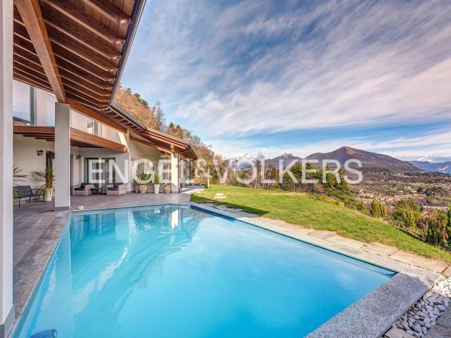 Casa in vendita a Crevenna, Erba