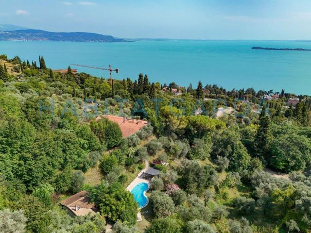 Casa in vendita a Comunità Montana Parco Alto Garda bresciano, Gardone Riviera