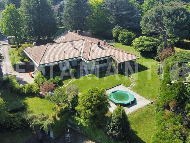 Casa in vendita a Cantù, Lombardia