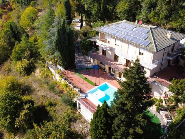 Casa in vendita a Loro Piceno, Macerata