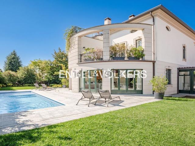 Casa in vendita a Molino Ponte, Verano Brianza
