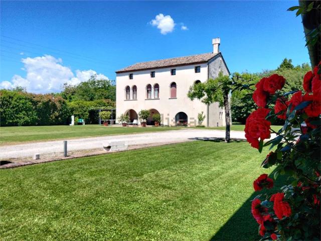 Casa in vendita a Caerano San Marco, Veneto