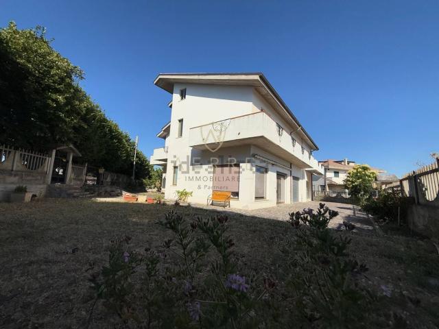 Casa in vendita a Civitaquana, Abruzzo