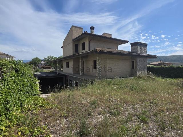 Casa in vendita a Avezzano, Abruzzo