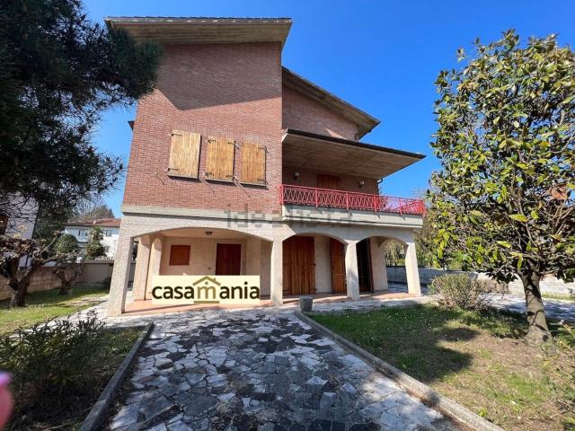 Casa in vendita a Quartiere Mercatale, Marche