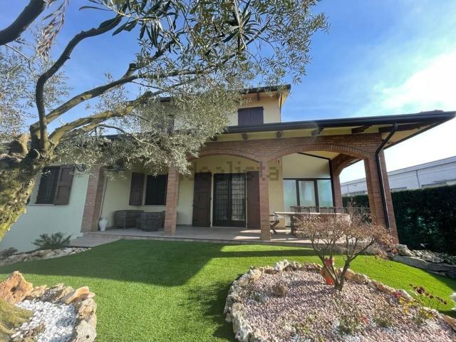 Casa in vendita a Nuovo Circondario Imolese, Castel San Pietro Terme