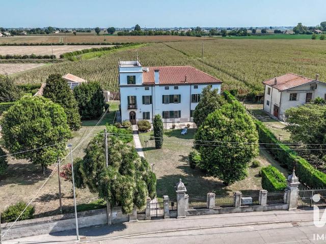 Casa in vendita a Crespino, Veneto
