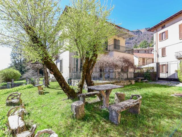 Casa in vendita a Magreglio, Lombardia