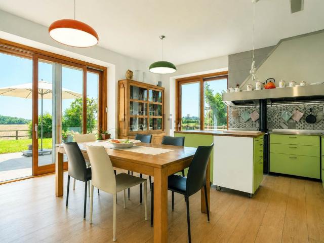 Casa in vendita a Robbiate, Lombardia