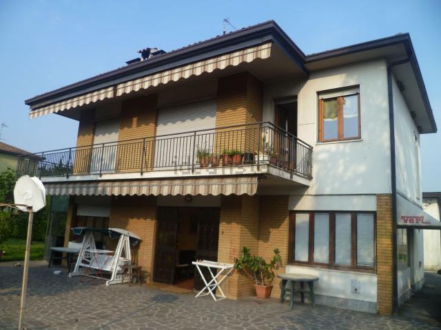 Casa in vendita a Capriolo, Lombardia