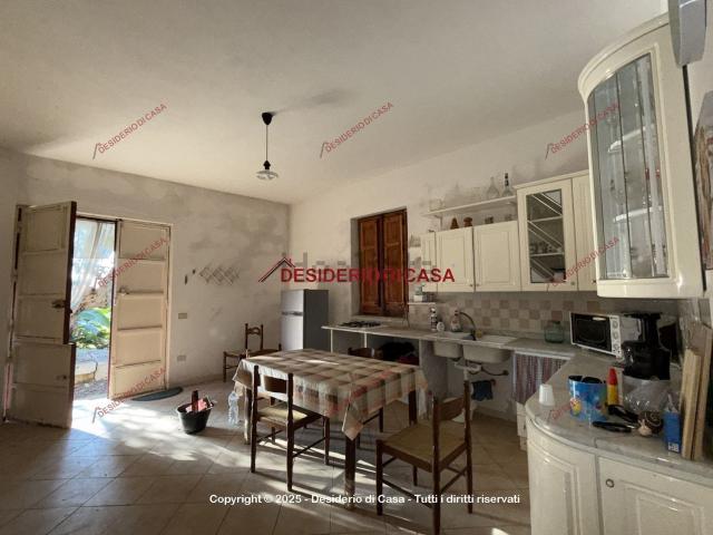 Casa in vendita a Partinico, Sicilia