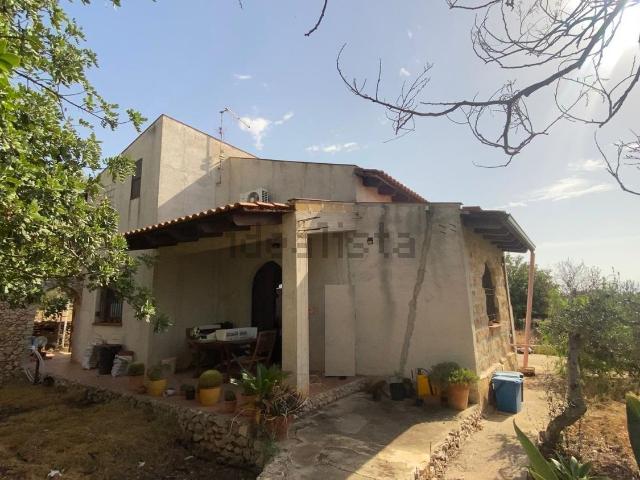 Casa in vendita a Cinisi, Sicilia