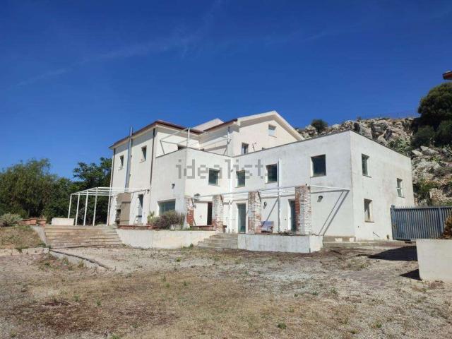 Casa in vendita a Caltanissetta, Sicilia