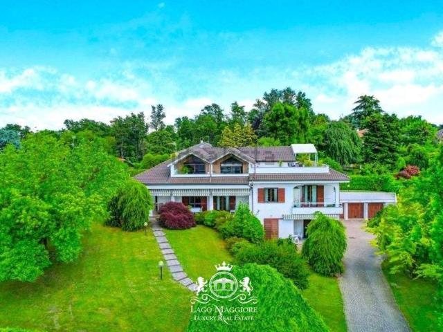 Casa in vendita a Castronno, Lombardia