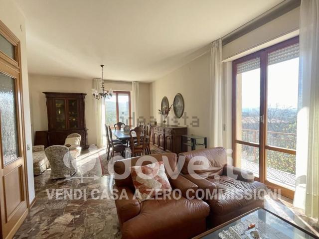 Casa in vendita a Paciano, Umbria