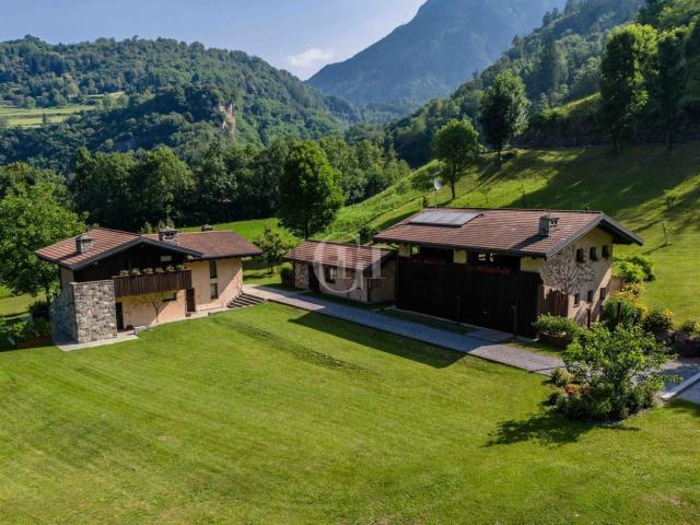 Casa in vendita a Comunità montana della valle Camonica, Bienno