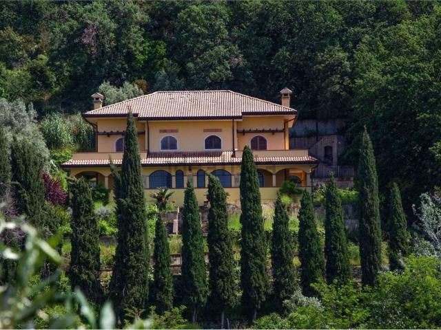Casa in vendita a Carrara, Toscana