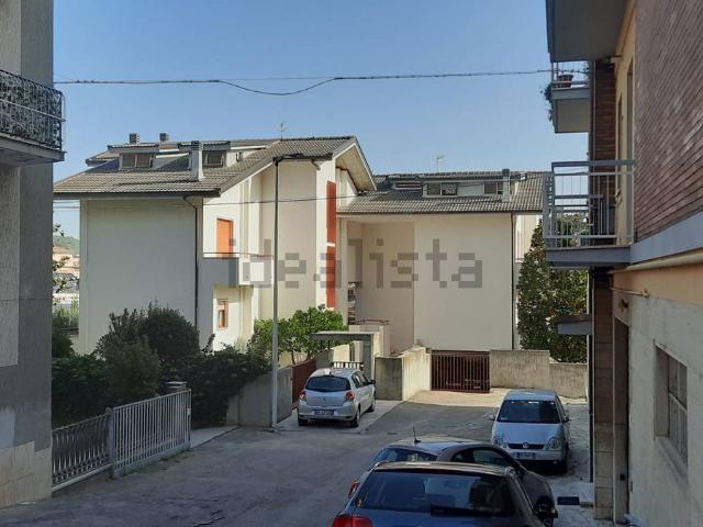 Casa in vendita a Santi Filippo e Giacomo, Marche