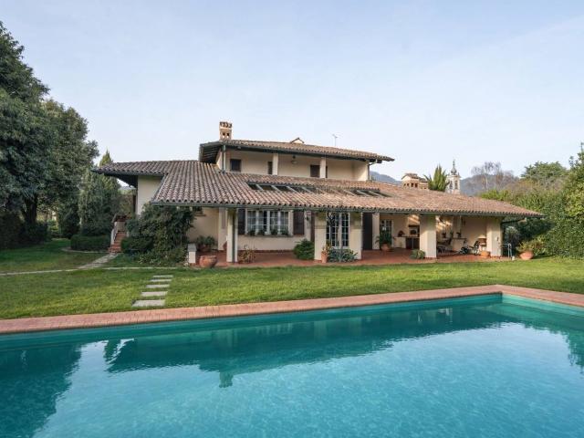 Casa in vendita a Carvico, Lombardia