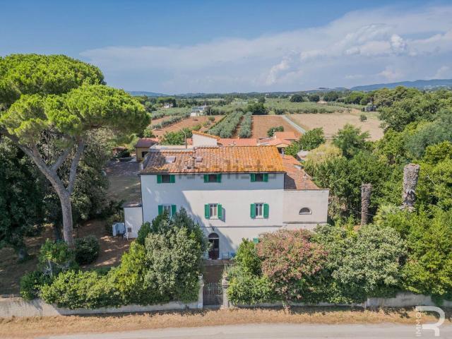 Casa in vendita a Cecina, Toscana
