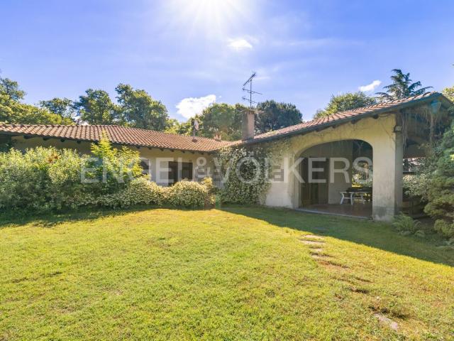 Casa in vendita a Golasecca, Lombardia