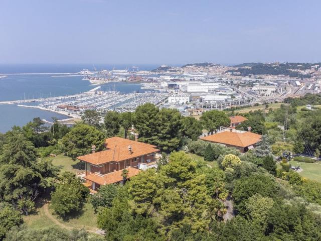 Casa in vendita a Forte Montagnolo, Ancona