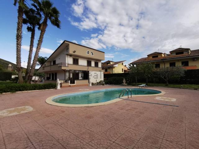 Casa in vendita a Bellona, Campania
