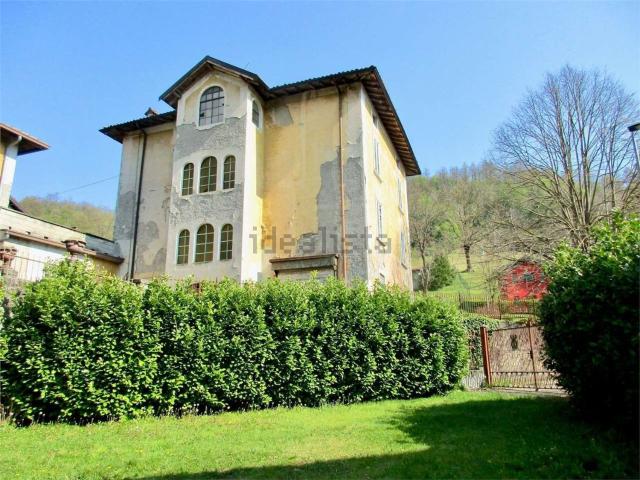 Casa in vendita a Sant'omobono Imagna, Lombardia