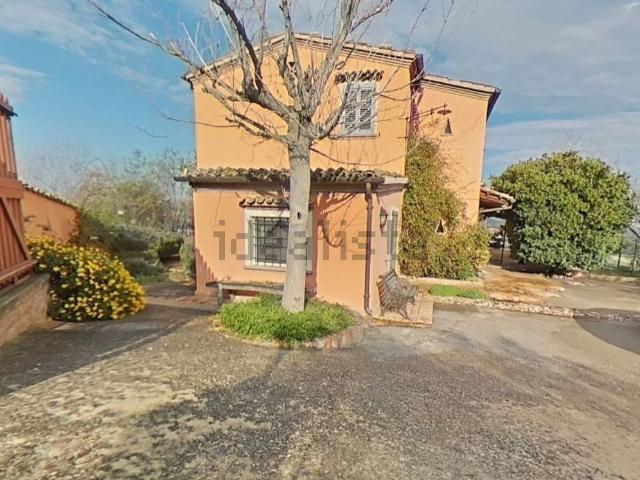 Casa in vendita a Teramo, Abruzzo