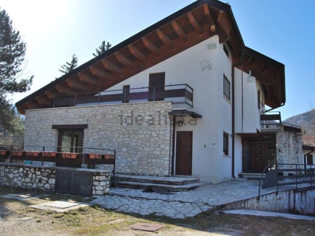 Casa in vendita a Pescasseroli, Abruzzo