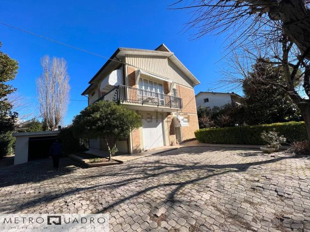 Casa in vendita a Rimini, Reggio Emilia