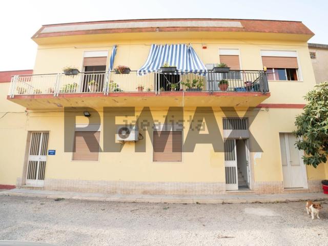 Casa in vendita a Vittoria, Ragusa