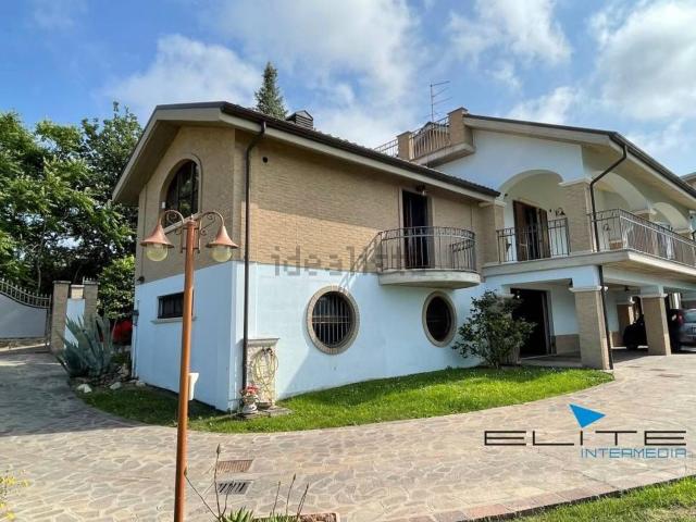 Casa in vendita a C.da Colle Cervone, Pescara