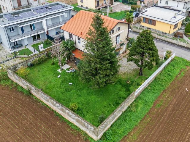 Casa in vendita a Turate, Lombardia