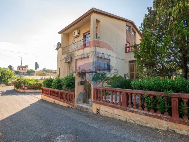 Casa in vendita a Caltagirone, Sicilia