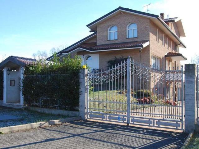 Casa in vendita a Cavallirio, Novara
