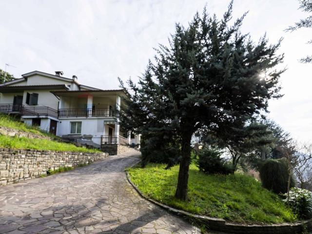 Casa in vendita a Foresto Sparso, Lombardia
