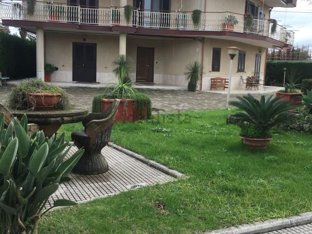Casa in vendita a Eboli, Campania
