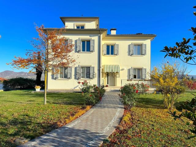 Casa in vendita a Val d’Enza, Re