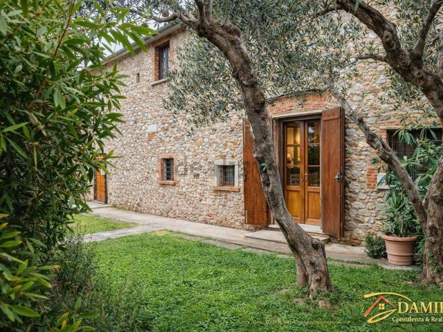 Casa in vendita a Roma Imperiale, Forte Dei Marmi