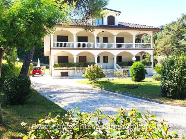 Casa in vendita a Case di Coccia, Marche