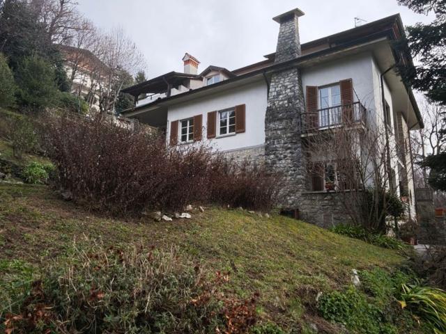 Casa in vendita a Brunate, Lombardia