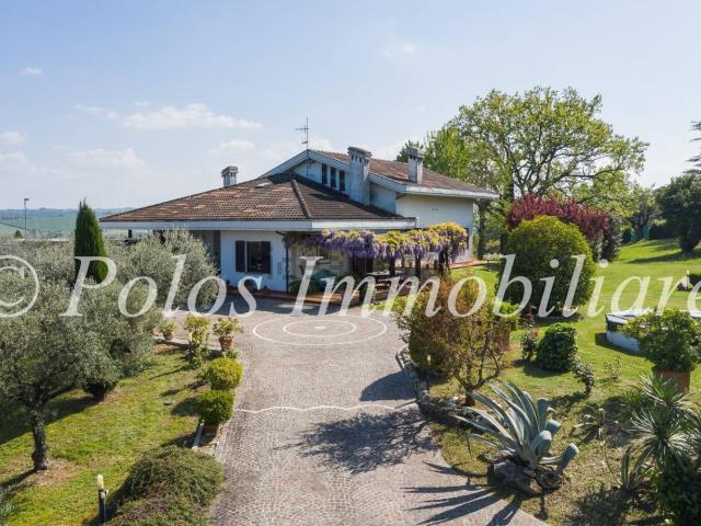 Casa in vendita a Marche, Macerata